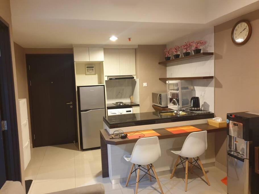 Cozy Room In Orange County Suite-Apartment In Lippo-Cikarang Cbd ภายนอก รูปภาพ